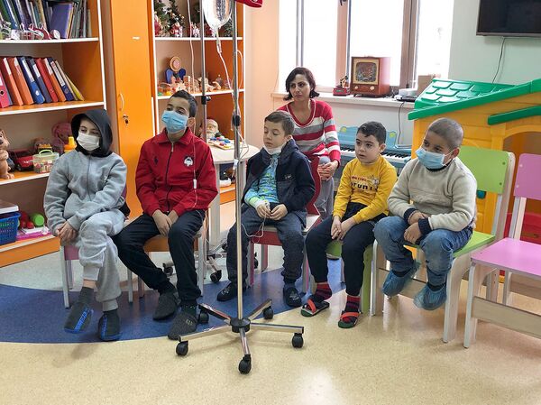 «Օգնիր, ուզում եմ ապրել». հայ մանուկներ, որոնք Ձմեռ պապից ոչինչ չեն ուզում «Օգնիր, ուզում եմ ապրել». հայ մանուկներ, որոնք Ձմեռ պապից ոչինչ չեն ուզում - Sputnik Արմենիա