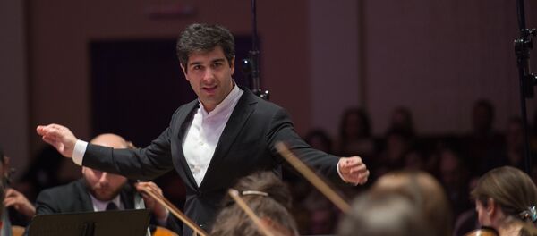 Худрук Молодежного оркестра Сергей Смбатян - Sputnik Армения