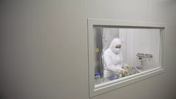 Российские медики разработали вакцину против лихорадки Эбола - Sputnik Армения