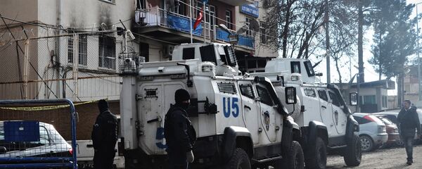 Последствия теракта в городе Чинар в Турции Последствия теракта в городе Чинар в Турции - Sputnik Армения