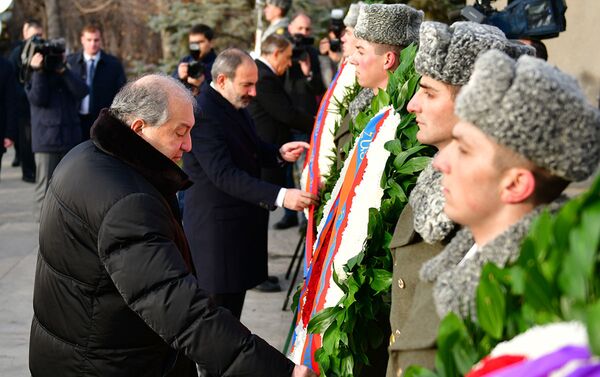 Президент Армен Саркисян посетил мемориальный комплекс Ераблур - Sputnik Армения