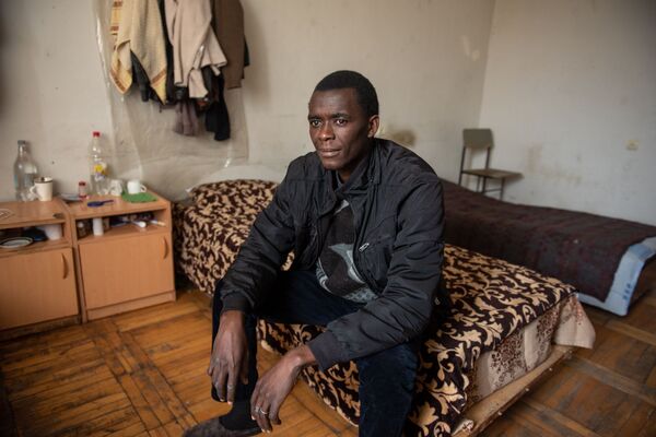 Муж выгнал из дома из-за глупой ошибки: как в Армении попадают в приют для бездомных - Sputnik Армения