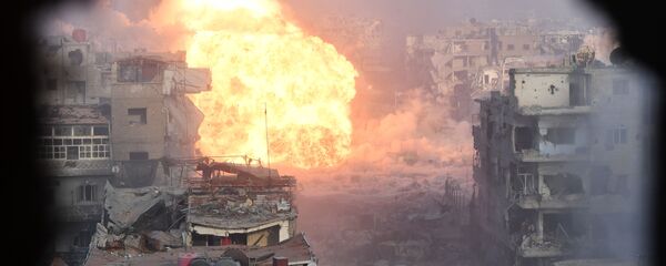 Штурм позиций бойцов террористической организации ДАИШ в районе бывшего лагеря палестинских беженцев Ярмук в южном пригороде Дамаска Штурм позиций бойцов террористической организации ДАИШ в районе бывшего лагеря палестинских беженцев Ярмук в южном пригороде Дамаска - Sputnik Армения