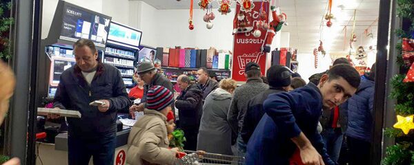 Предпраздничная суета в магазинах Еревана - Sputnik Армения