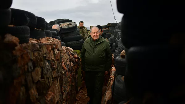 Президент РА Армен Саркисян посетил военные базы Вооруженных сил Армении - Sputnik Армения