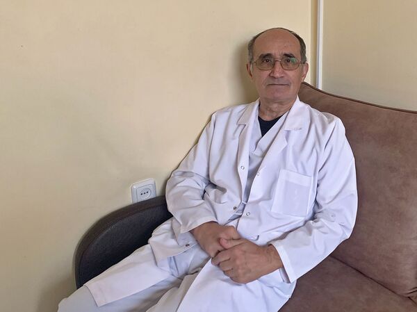 17 тысяч жизней Левона Акоповича, или Почему мужчинам в родильную вход воспрещен - Sputnik Армения