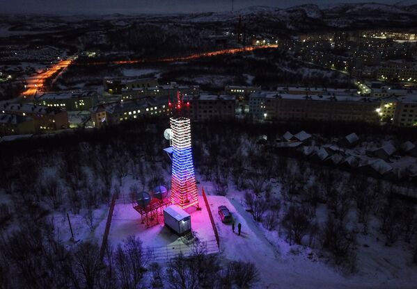Վիդյաևո ավանում գտնվող «Ուռա» հաղորդիչ աշտարակ։ Մուրմանսկի շրջանում գործարկվել է Ռուսաստանի վերջին` 5040–րդ թվային հեռարձակման օբյեկտը - Sputnik Արմենիա