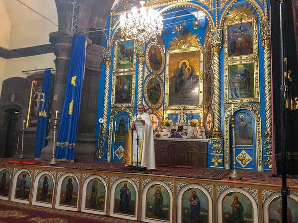 Հավատով ու գիտակցումով. գյումրեցիները նշեցին Աստվածահայտնության տոնը Հավատով ու գիտակցումով. գյումրեցիները նշեցին Աստվածահայտնության տոնը - Sputnik Արմենիա