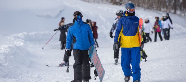 Цахкадзор, канатная дорога, снег, лыжи, сноубордисты - Sputnik Армения