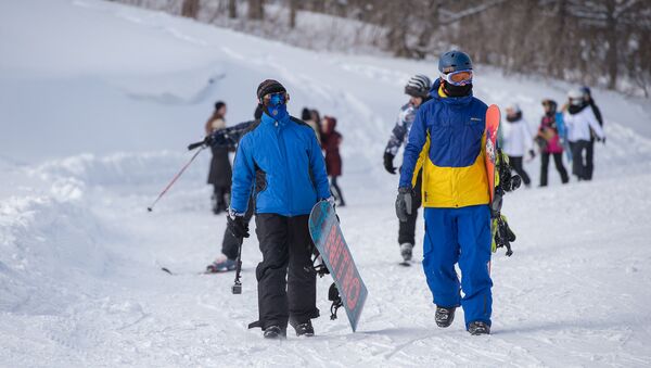 Цахкадзор, канатная дорога, снег, лыжи, сноубордисты - Sputnik Армения