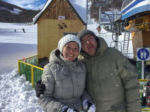 Ардан с женой и сыном приехали в Цахкадзор из Казахстана Ардан с женой и сыном приехали в Цахкадзор из Казахстана - Sputnik Армения