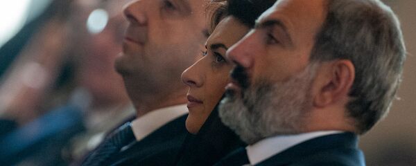 Рождественская служба в церкви Сурб Григор Лусаворич (6 января 2019). Еревaн Рождественская служба в церкви Сурб Григор Лусаворич (6 января 2019). Еревaн - Sputnik Армения