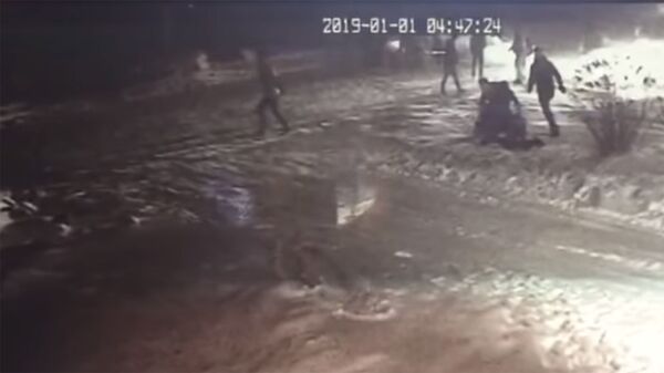 Кадр с камеры видеонаблюдения с места драки в Караганде - Sputnik Արմենիա