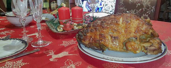 Новогодний стол - Sputnik Армения