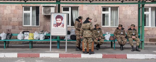 Новобранцы в республиканском сборном пункте в первый день зимнего призыва (8 января 2019). Еревaн Новобранцы в республиканском сборном пункте в первый день зимнего призыва (8 января 2019). Еревaн - Sputnik Արմենիա