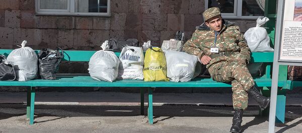 Новобранцы в республиканском сборном пункте в первый день зимнего призыва (8 января 2019). Еревaн - Sputnik Արմենիա