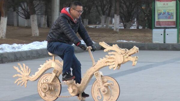 Велосипед из палочек для эскимо смастерил конструктор из Китая - Sputnik Армения