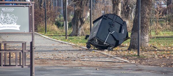 Мусорный бак компании Санитек - Sputnik Արմենիա