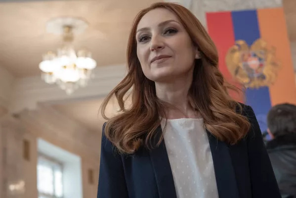 Лилит Макунц на церемонии вручения мандатов депутатам Национального Собрания Армении 7-го созыва (10 января 2019). Еревaн Лилит Макунц на церемонии вручения мандатов депутатам Национального Собрания Армении 7-го созыва (10 января 2019). Еревaн - Sputnik Армения