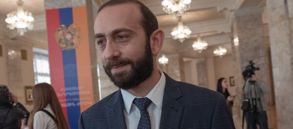 Арарат Мирзоян на церемонии вручения мандатов депутатам Национального Собрания Армении 7-го созыва (10 января 2019). Еревaн Арарат Мирзоян на церемонии вручения мандатов депутатам Национального Собрания Армении 7-го созыва (10 января 2019). Еревaн - Sputnik Արմենիա