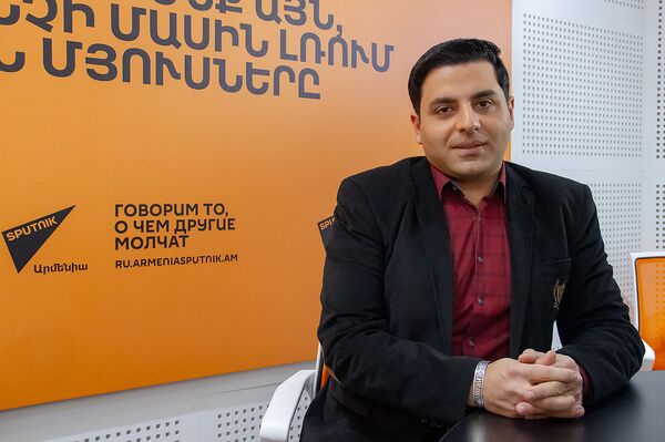 Не просто праздник: как День независимости Армении объединил политолога, врача и ученого Не просто праздник: как День независимости Армении объединил политолога, врача и ученого - Sputnik Армения