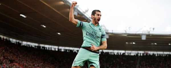 Генрих Мхитарян из Арсенала празднует свой первый гол в ворота Саутгемптона во время матча АПЛ Саутгемптон - Арсенал (16 декабря 2018). Саутгемптон - Sputnik Армения