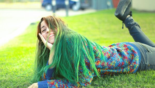 Девушка с зелеными волосами - Sputnik Армения