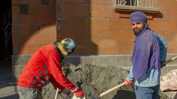 Индийцы, работающие на стройке в Армении - Sputnik Արմենիա