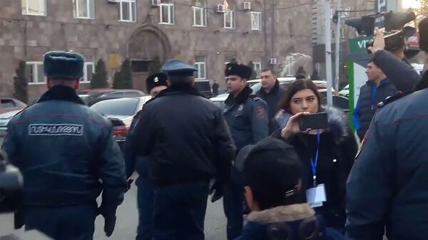 Когда толпа чувствует безнаказанность: травля адвокатов в Армении эхом скажется на власти - Sputnik Армения