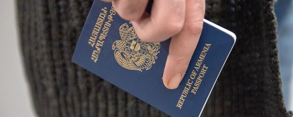 Гражданин с паспортом Армении - Sputnik Армения