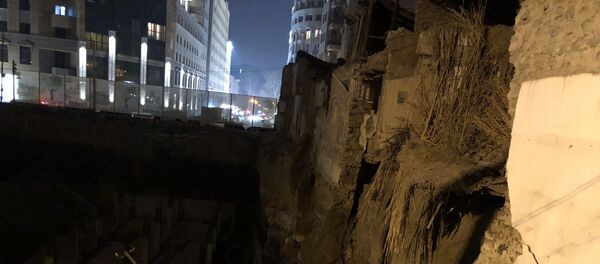 Обрушенное историческое здание на Арами 23 (11 января 2019). Ереван - Sputnik Армения