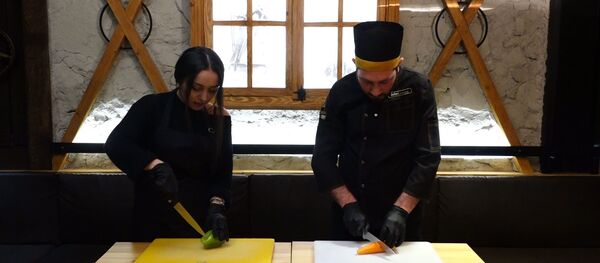 Հյուր շեֆ խոհարարին. ինչպես պատրաստել «Գառան սրունք» Հյուր շեֆ խոհարարին. ինչպես պատրաստել «Գառան սրունք» - Sputnik Արմենիա