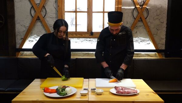 В гостях у шеф-повара: как приготовить Голень ягненка - Sputnik Армения