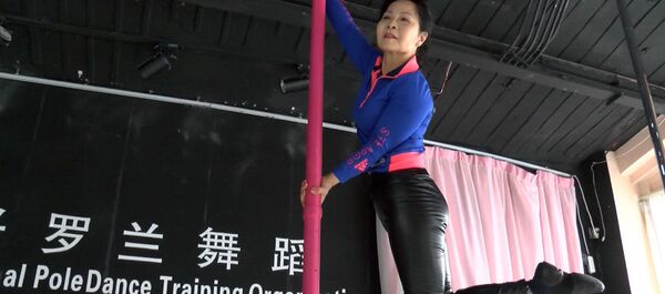 Китаянка в 73 года увлекается танцами на пилоне Китаянка в 73 года увлекается танцами на пилоне - Sputnik Армения