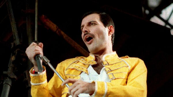 Фредди Меркьюри во время концерта группы Queen (20 июля 1986). Германия - Sputnik Армения
