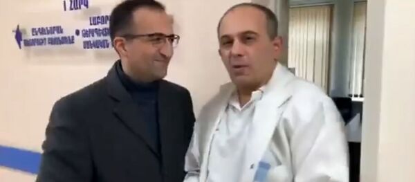 Врач не узнает министра здравоохранения Врач не узнает министра здравоохранения - Sputnik Արմենիա