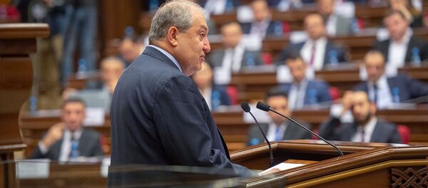 Президент Армен Саркисян на первом заседании Парламента Армении 7-го созыва (14 января 2019). Еревaн Президент Армен Саркисян на первом заседании Парламента Армении 7-го созыва (14 января 2019). Еревaн - Sputnik Армения