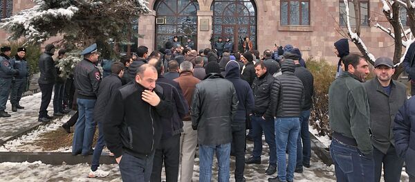 Активисты, требующие ареста Манвела Григоряна перед зданием Апелляционного суда (14 января 2019). Еревaн Активисты, требующие ареста Манвела Григоряна перед зданием Апелляционного суда (14 января 2019). Еревaн - Sputnik Արմենիա