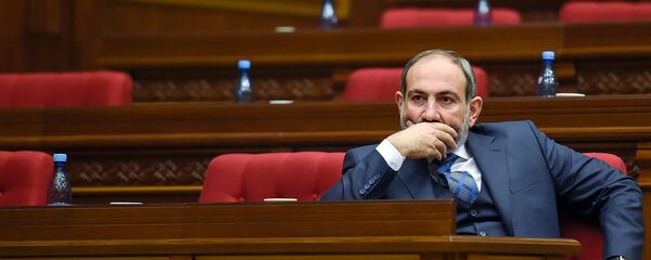 Премьер-министр Никол Пашинян во время первого заседания парламента Армении 7-го созыва (14 января 2019). Еревaн - Sputnik Армения