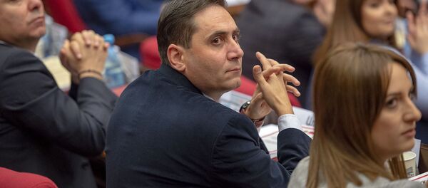 Депутат от фракции Процветающая Армения Арман Абовян во время первого заседания парламента Армении 7-го созыва (14 января 2019). Еревaн - Sputnik Армения