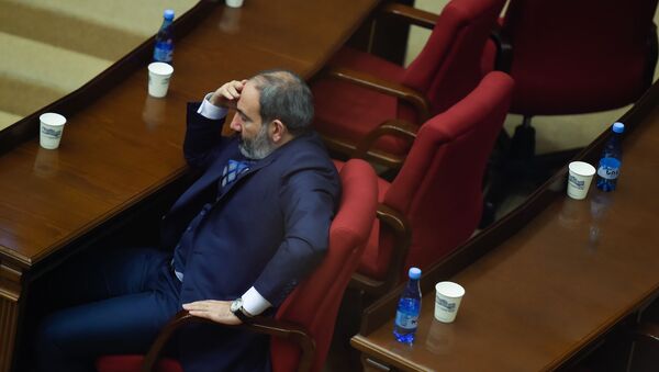 Премьер-министр Никол Пашинян во время первого заседания парламента Армении 7-го созыва (14 января 2019). Еревaн - Sputnik Արմենիա