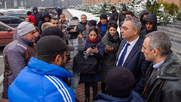 Акция протеста уличных торговцев перед зданием городской администрации (15 января 2019). Еревaн - Sputnik Արմենիա