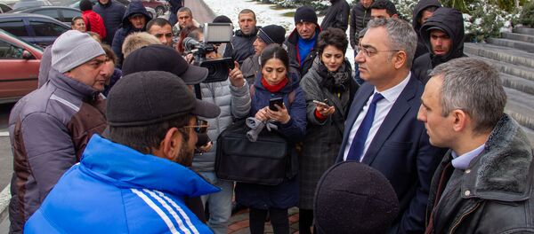 Акция протеста уличных торговцев перед зданием городской администрации (15 января 2019). Еревaн - Sputnik Արմենիա