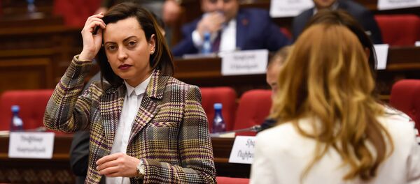 Вице-спикер парламента Армении Лена Назарян на заседании парламента Армении (15 января 2019). Еревaн Вице-спикер парламента Армении Лена Назарян на заседании парламента Армении (15 января 2019). Еревaн - Sputnik Արմենիա