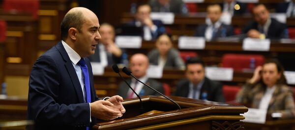 Руководитель фракции Просвещенная Армения Эдмон Марукян на заседании парламента Армении (15 января 2019). Еревaн - Sputnik Армения