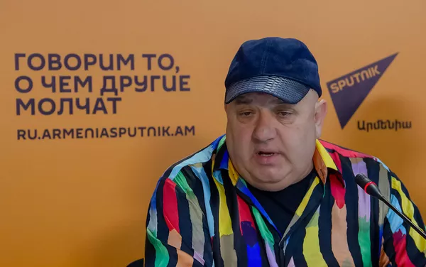 Пресс-конференция Артема Варданяна Как я оказался в Танзанийской тюрьме (16 января 2019). Еревaн Пресс-конференция Артема Варданяна Как я оказался в Танзанийской тюрьме (16 января 2019). Еревaн - Sputnik Армения