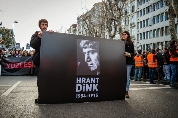 Դինքը հավատում էր, որ Թուրքիայում աղավնիներին չեն կրակում Դինքը հավատում էր, որ Թուրքիայում աղավնիներին չեն կրակում - Sputnik Արմենիա