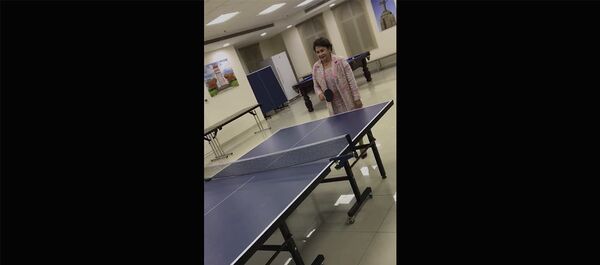 Президент Армен Саркисян против супруги Нунэ: пинг понг в Армянской церкви Абу Даби - Sputnik Արմենիա