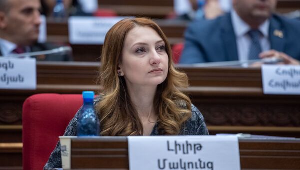 Руководитель фракции Мой Шаг Лилит Макунц на заседании Парламента (18 января 2019). Еревaн - Sputnik Армения