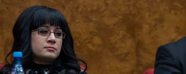 Депутат от фракции Мой Шаг Назели Багдасарян на заседании Парламента (18 января 2019). Еревaн Депутат от фракции Мой Шаг Назели Багдасарян на заседании Парламента (18 января 2019). Еревaн - Sputnik Արմենիա